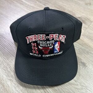 VTG 1993 Chicago Bulls Snapback Hat NBA‎ Jordan 3 Peat Champs Youngan Black Cap